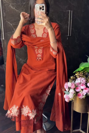 Women Ethnic Motifs Printed Kurta with Trousers & Dupatta