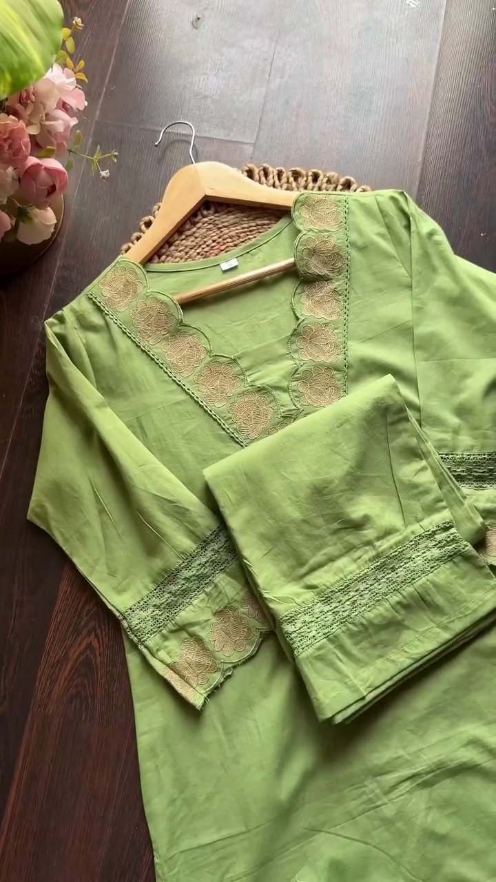 Women Ethnic Motifs Printed Kurta with Trousers & Dupatta - Image 4