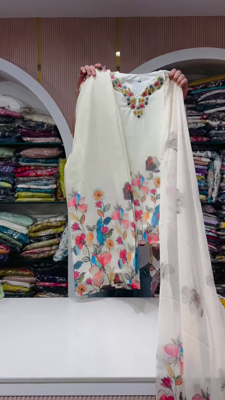 Women Floral Embroidered Kurta with Palazzos & Dupatta